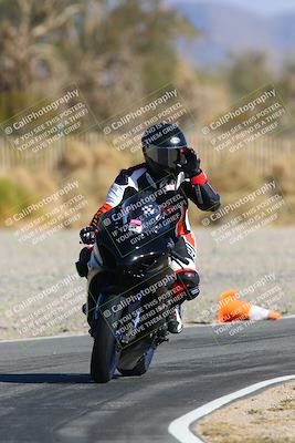 media/Jan-14-2024-SoCal Trackdays (Sun) [[2e55ec21a6]]/Turn 2 (1025am)/